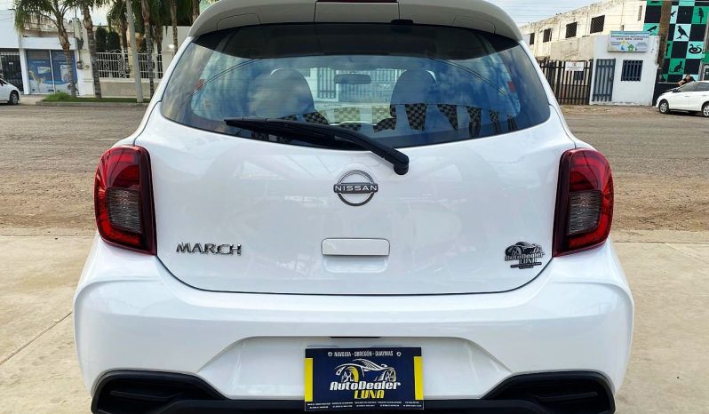 Nissan March 2023 lleno