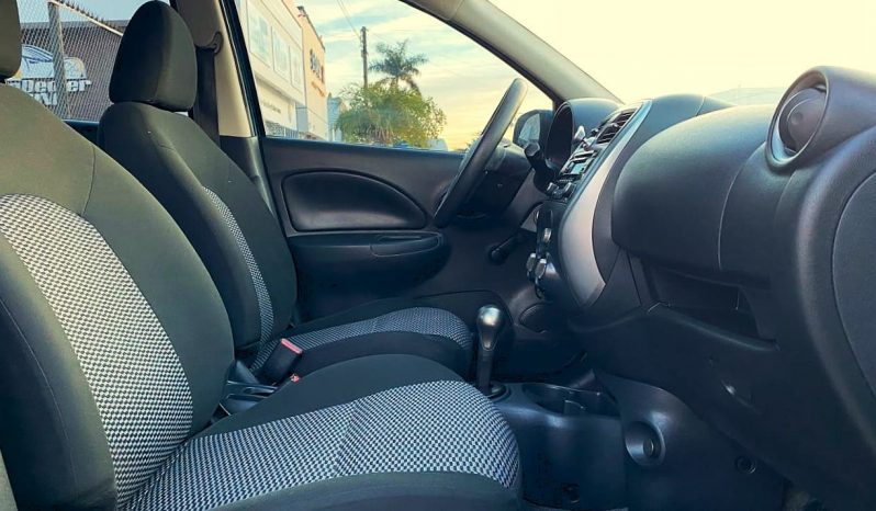 Nissan March 2020 lleno