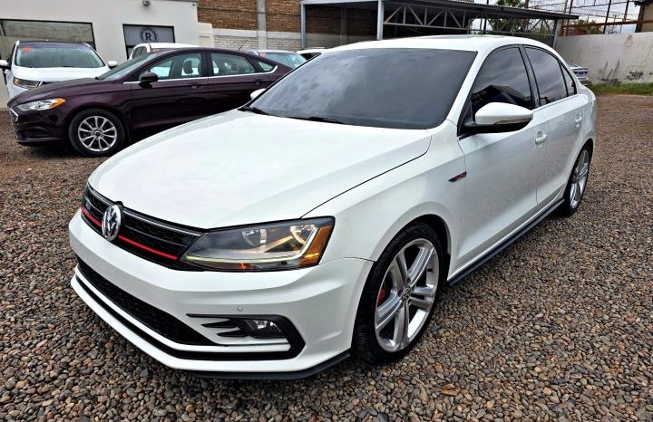 Volkswagen Jetta 2017 lleno
