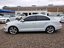 Volkswagen Jetta 2017 lleno