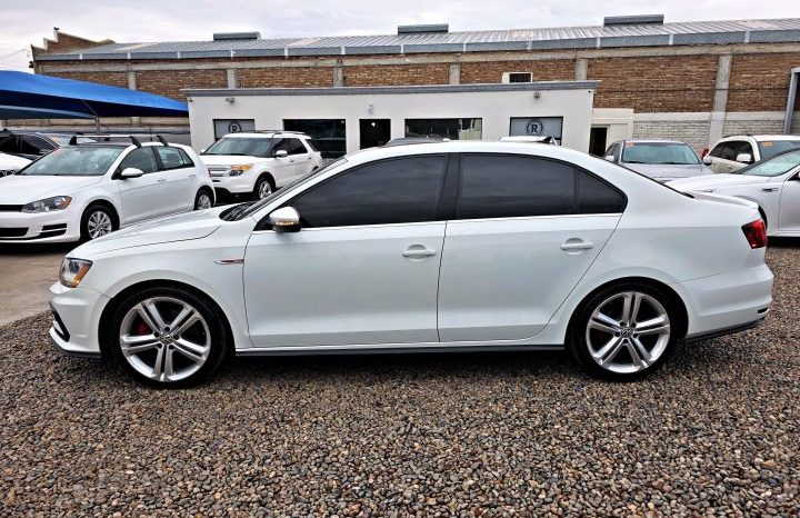 Volkswagen Jetta 2017 lleno