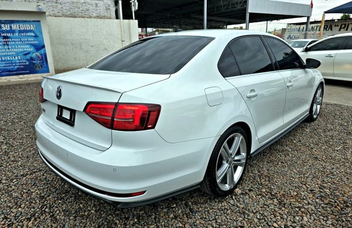 Volkswagen Jetta 2017 lleno