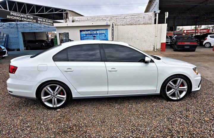 Volkswagen Jetta 2017 lleno