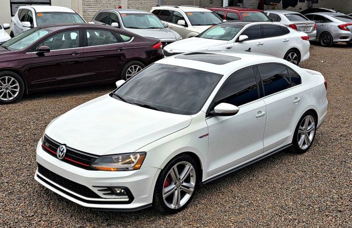 Volkswagen Jetta 2017 lleno
