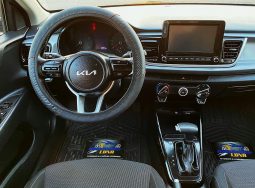 Kia Rio 2023 lleno