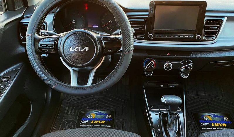 Kia Rio 2023 lleno