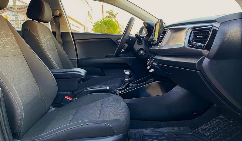 Kia Rio 2023 lleno
