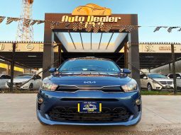 Kia Rio 2023 lleno