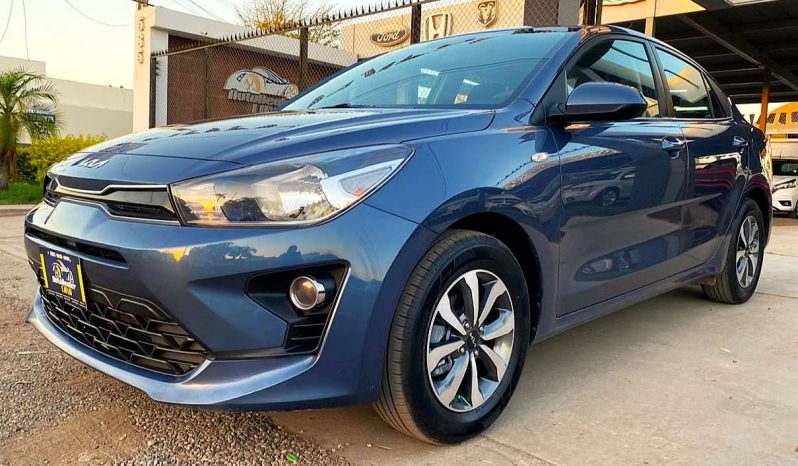 Kia Rio 2023 lleno