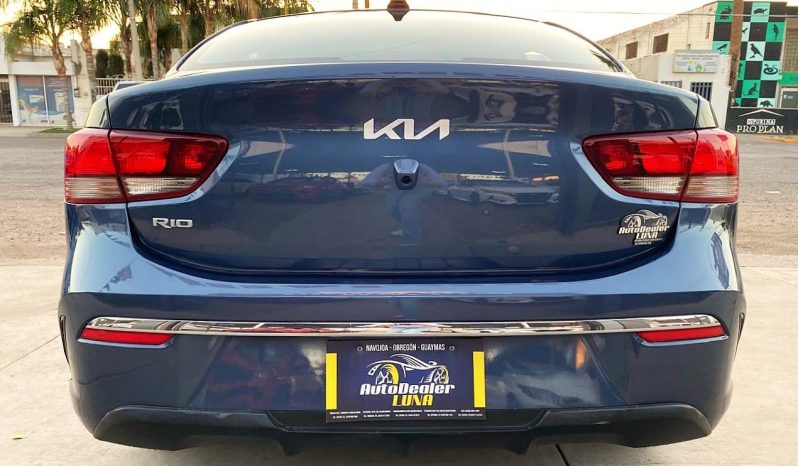 Kia Rio 2023 lleno