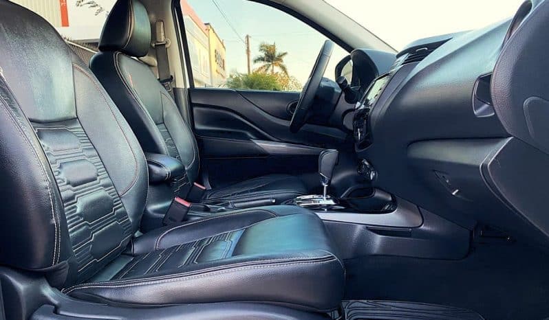 Nissan Frontier 2023 lleno