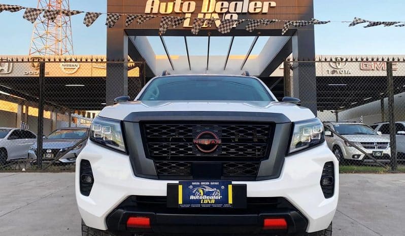 Nissan Frontier 2023 lleno