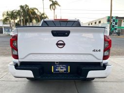 Nissan Frontier 2023 lleno