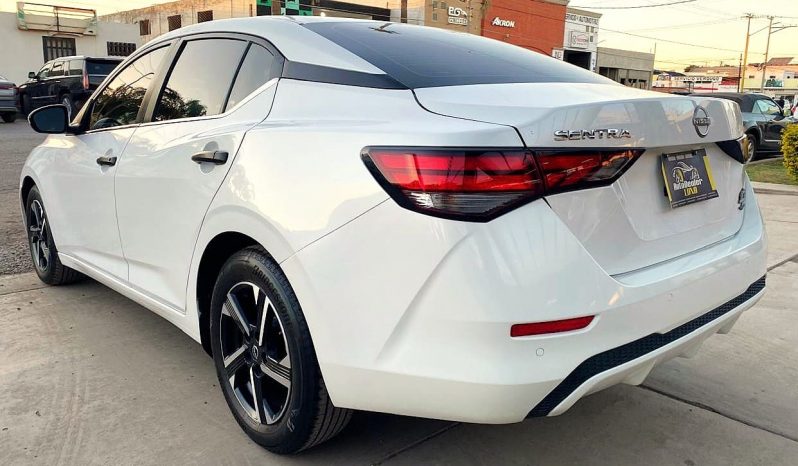 Nissan Sentra 2024 lleno