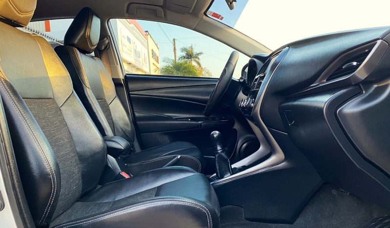 Toyota Yaris 2022 lleno