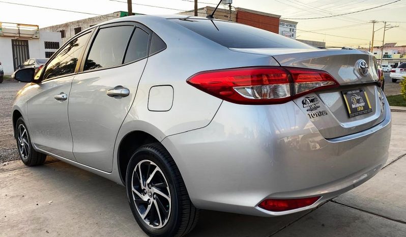 Toyota Yaris 2022 lleno