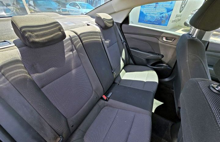 Hyundai Accent 2018 lleno