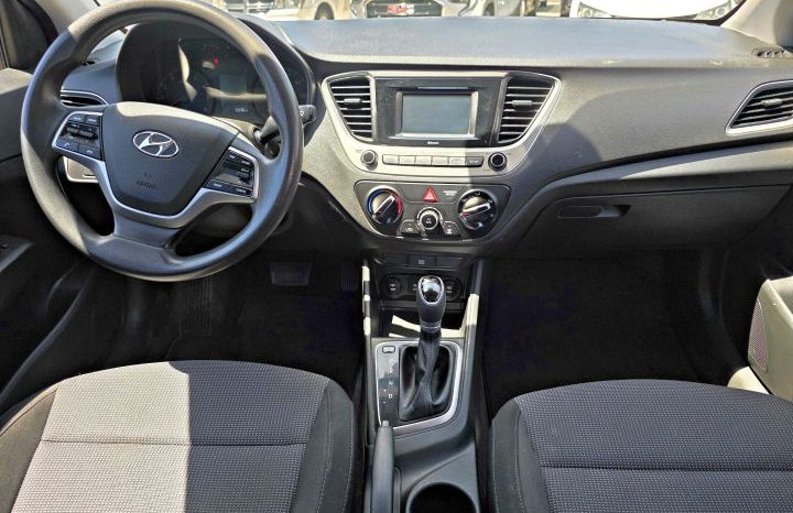 Hyundai Accent 2018 lleno