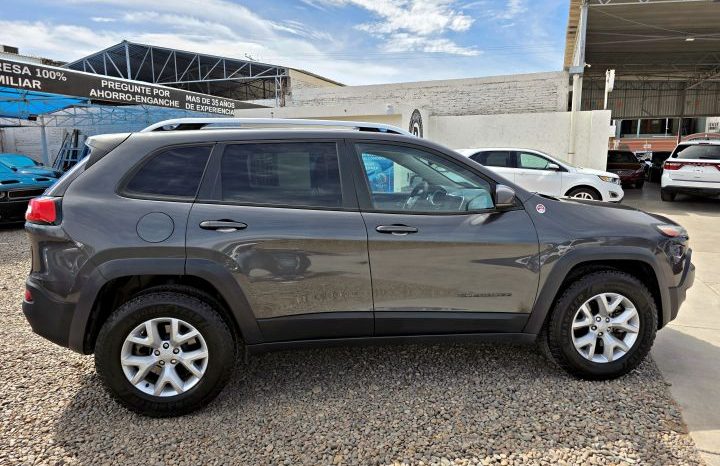 Jeep Cherokee 2016 lleno