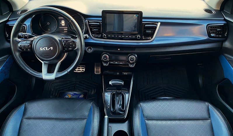 Kia Rio 2022 lleno