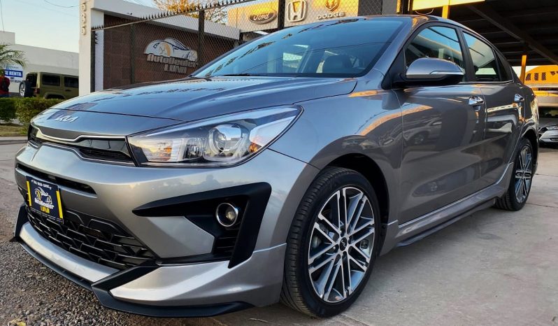 Kia Rio 2022 lleno