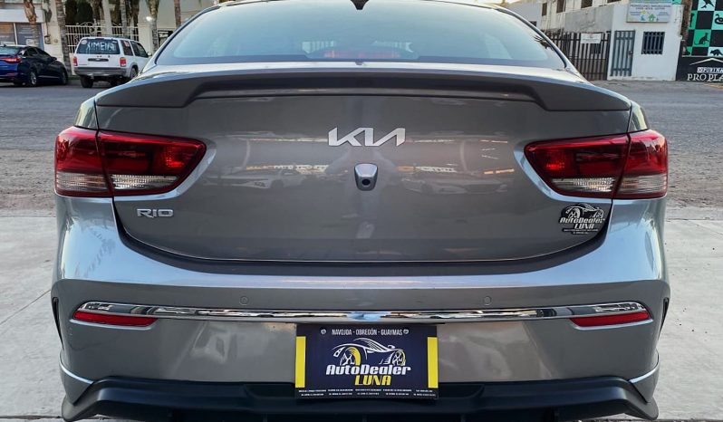 Kia Rio 2022 lleno