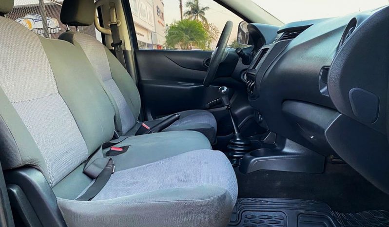 Nissan NP-300 2018 lleno