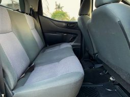 Nissan NP-300 2018 lleno