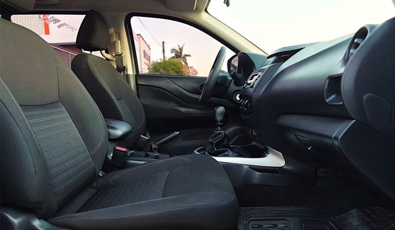Nissan Frontier 2023 lleno