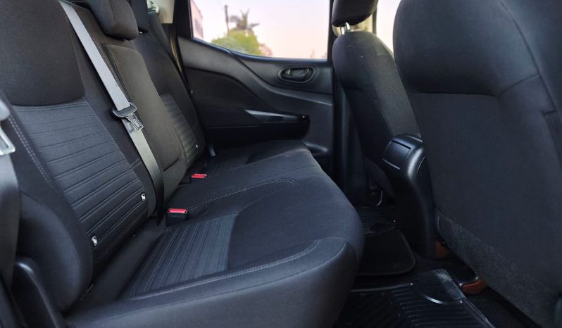 Nissan Frontier 2023 lleno