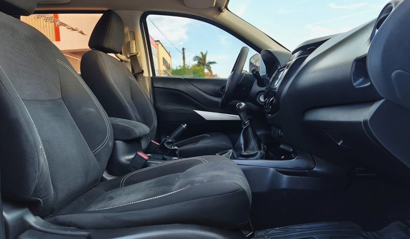 Nissan NP-300 2020 lleno