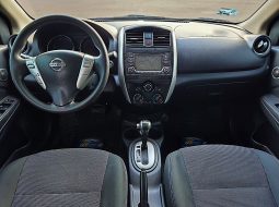 Nissan Versa 2018 lleno