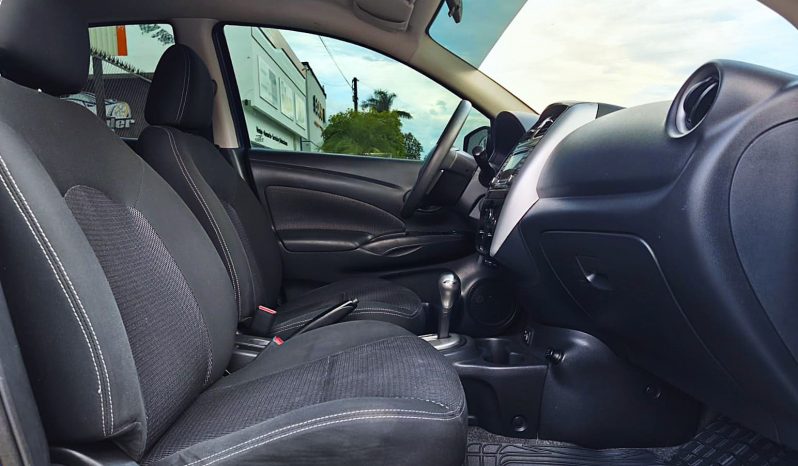 Nissan Versa 2018 lleno