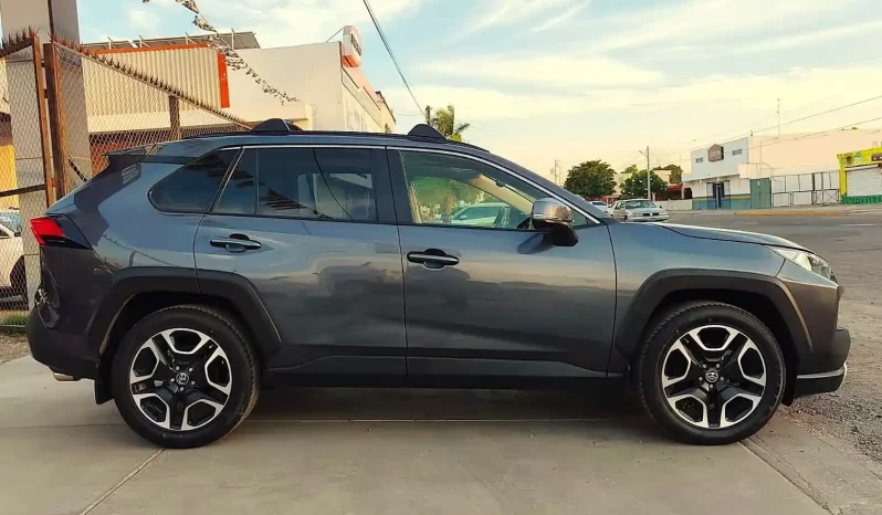 Toyota Rav-4 2019 lleno