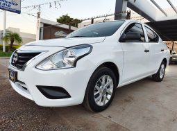 Nissan Versa 2024